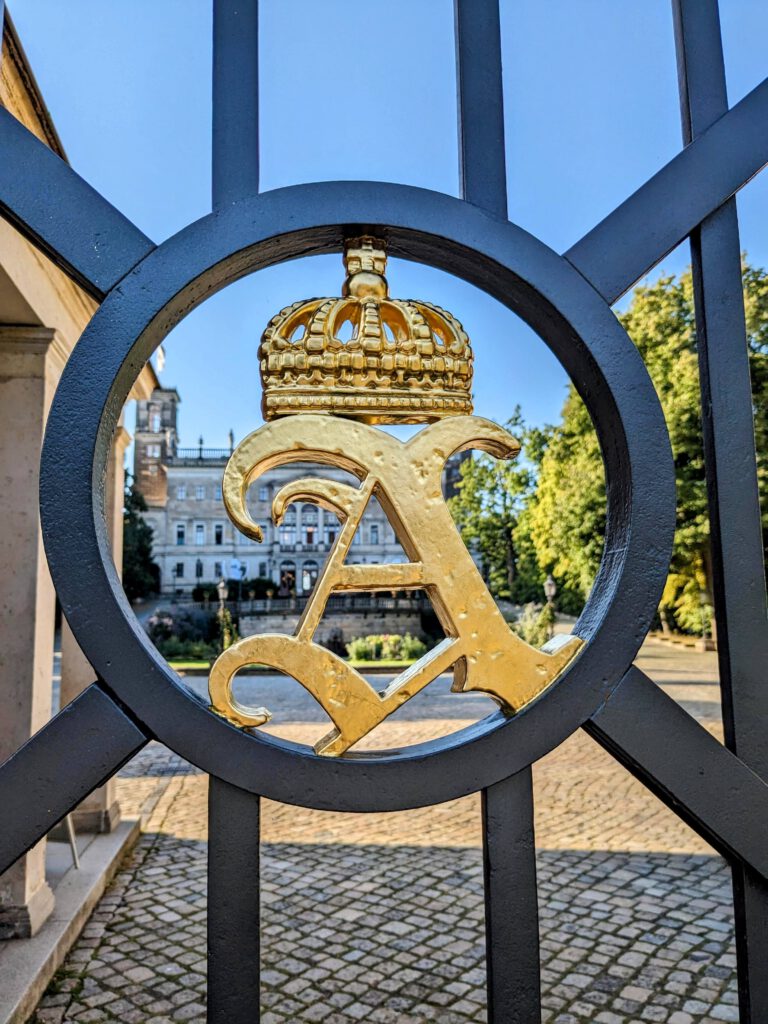 Schloss Albrechtsberg ist eines der Elbschlösser in Dresden.